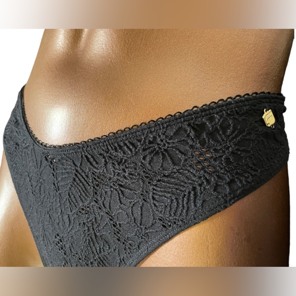 Fabletics “Seamless Lace High-Waist Thong” Bundle - Picture 8 of 12